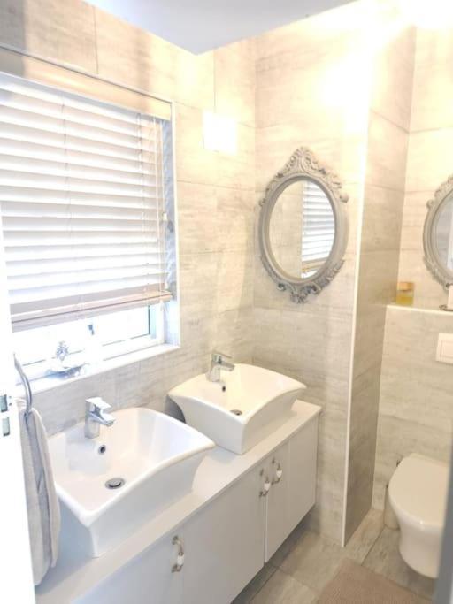 Cape Town, Sea Point, Beautiful 2 Bedroom Apartment @Tucked Away Buitenkant foto